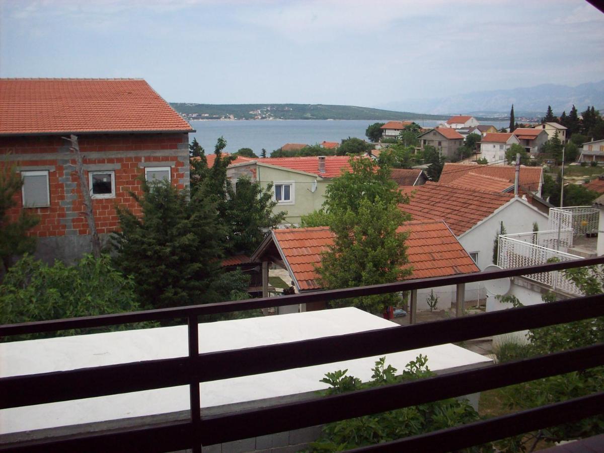 Apartments Mira Gornji Karin Exterior photo